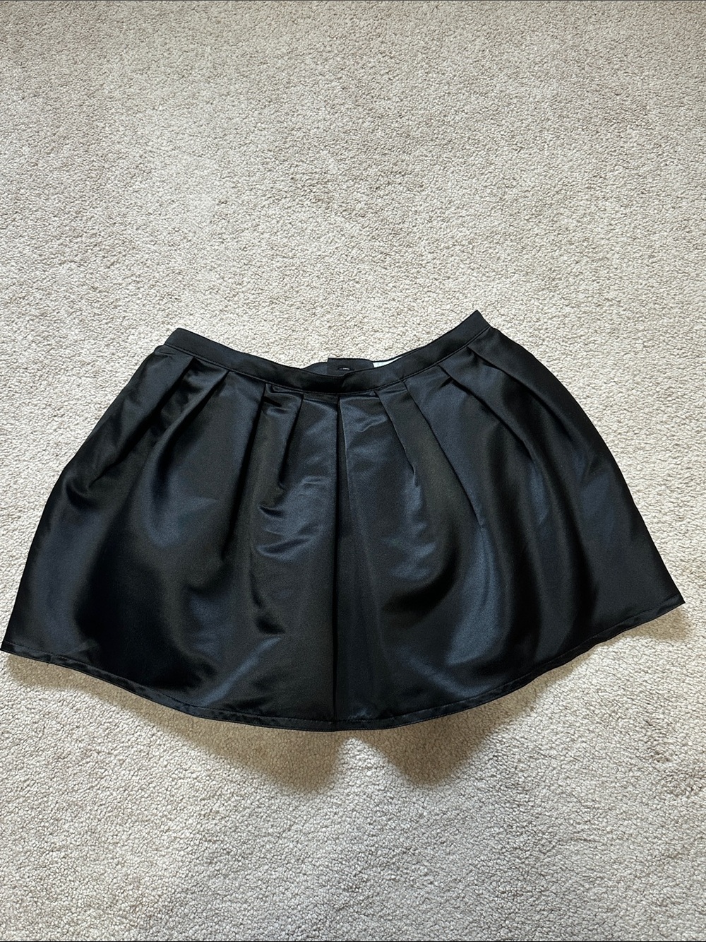 Black Pleated Bubble Skirt with pockets